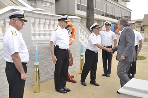 Ministro de Defensa conoció en terreno los procedimientos de emergencia en el SNAM
