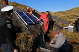 LSG “Alacalufe” retira estación de monitoreo sismológico en Isla Cook